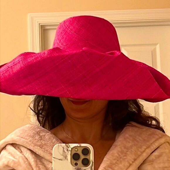 The most elegant hat. Hot pink. Like new. - Picture 5 of 6